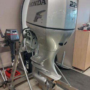 2011-honda-bf225a